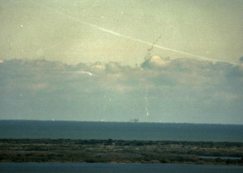 Illustration for article titled Long-Forgotten Photographs Reveal Challenger Disaster As It Happened